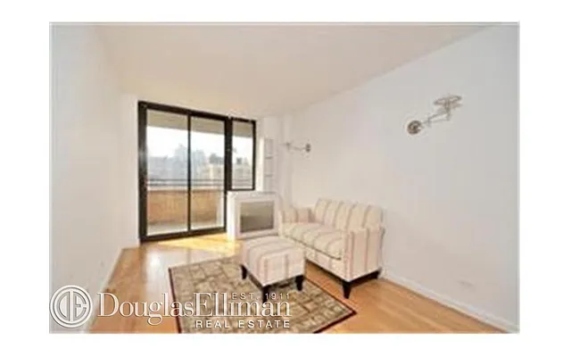 Rented by Douglas Elliman | media 16
