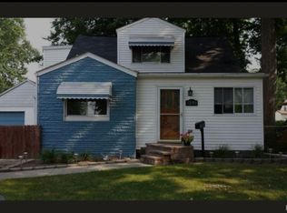32380 Maplewood St, Garden City, MI 48135