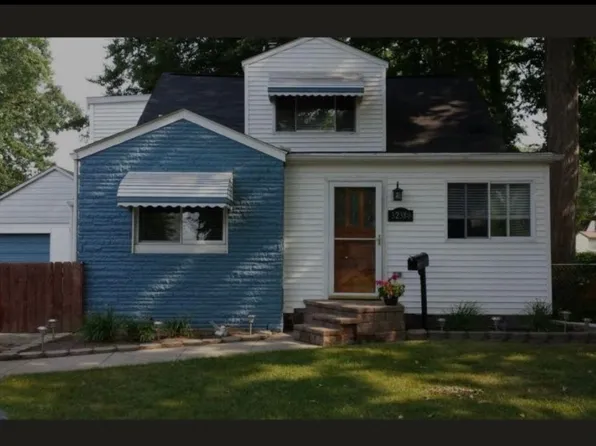 32380 Maplewood St, Garden City, MI 48135