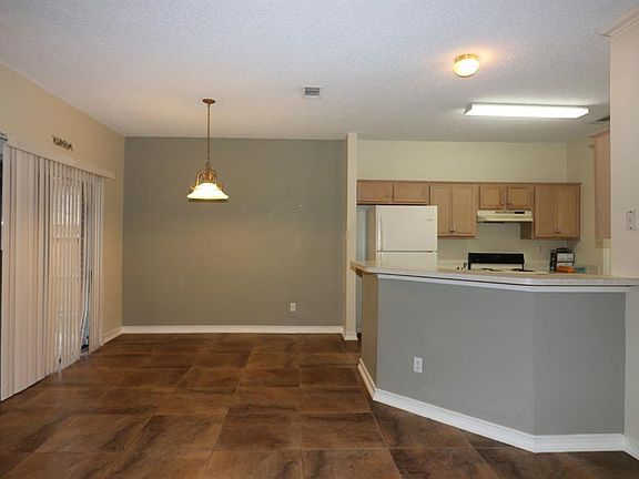 4th image of 1921 Chandler Ln