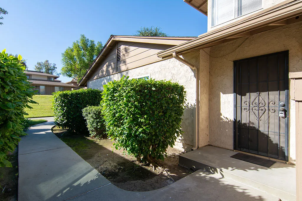 2 bed, 980 sqft, $2,600 — Photo 3