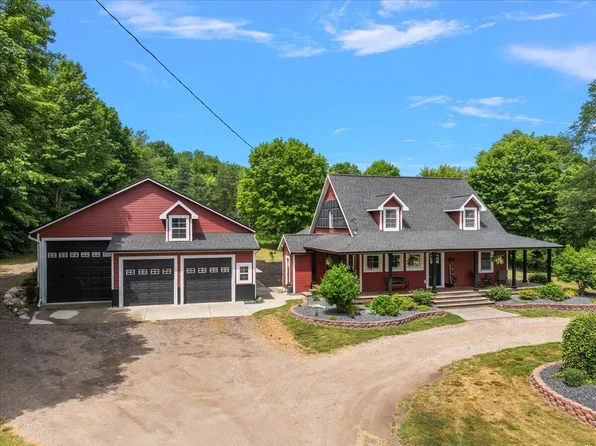 621 Kenowa Ave SW, Byron Center, MI 49315