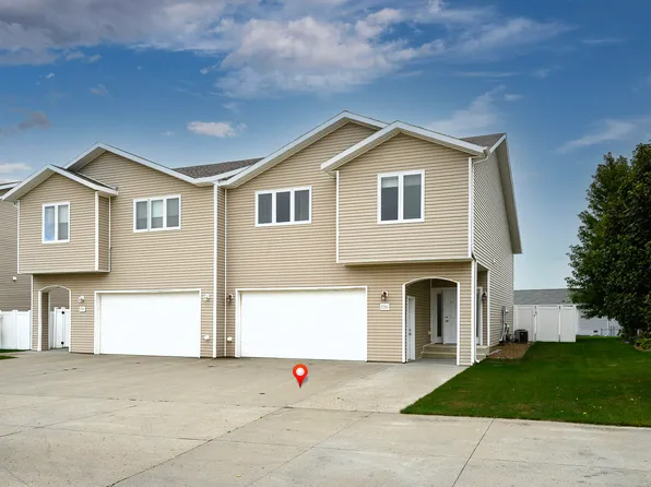 1720 Calgary Loop, Bismarck, ND 58503