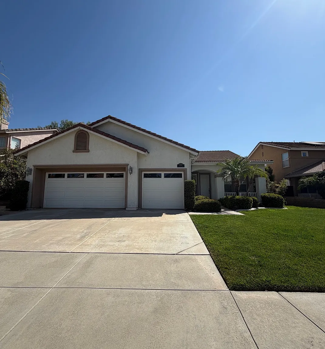 4 bed, 2284 sqft, $3,400 — Photo 2