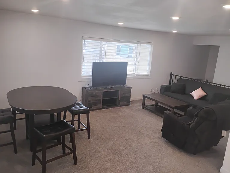 822 Oak St N — Photo 2
