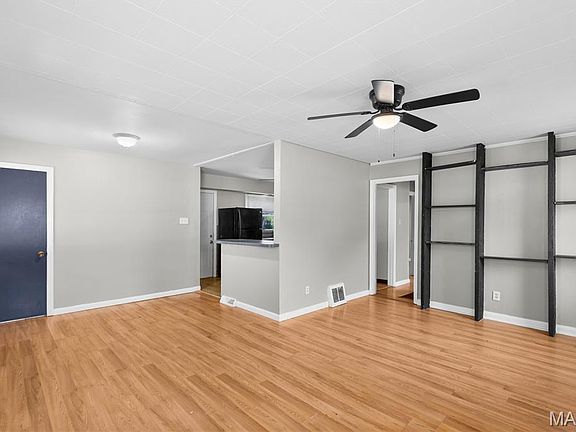 4th image of 8 Wescott Dr