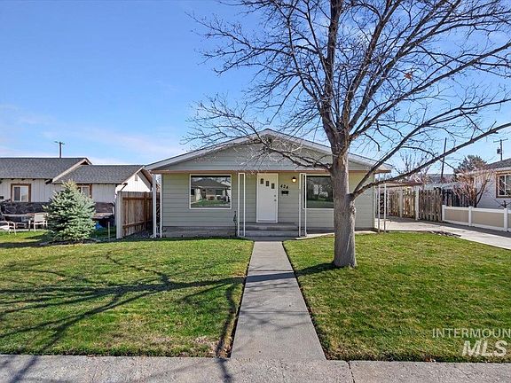 3rd image of 424 13th Ave N
