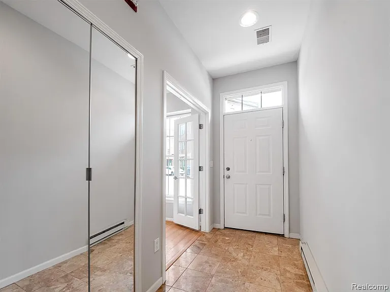 502 Graten St — Photo 21