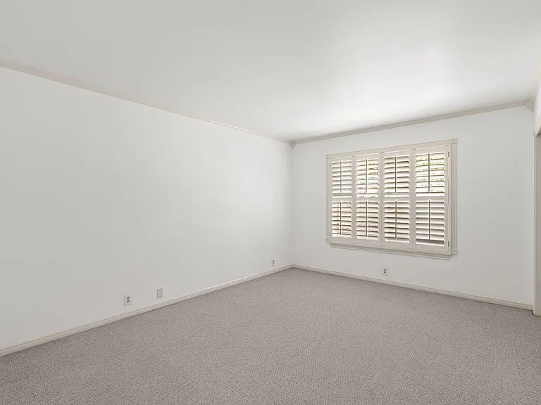 2601 Bellefontaine St #B105 — Photo 16
