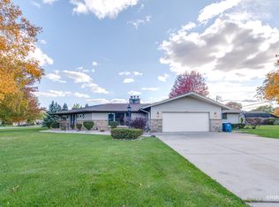 1535 Columbine Dr, Schaumburg, IL 60173