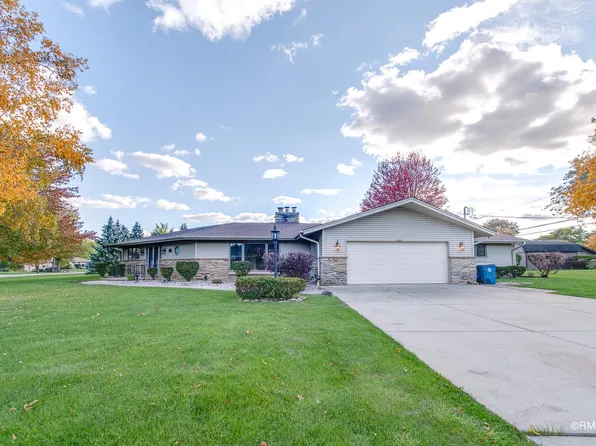 1535 Columbine Dr, Schaumburg, IL 60173