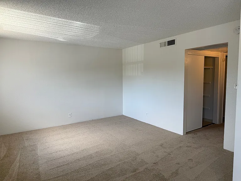 Sundance Garden Apartments — Photo 5