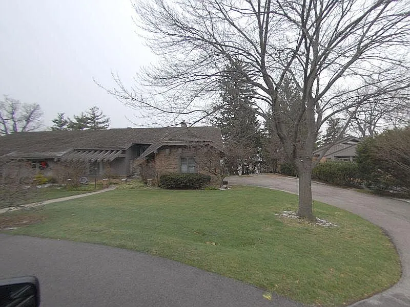 29685 Shelbourne Rd photo 1