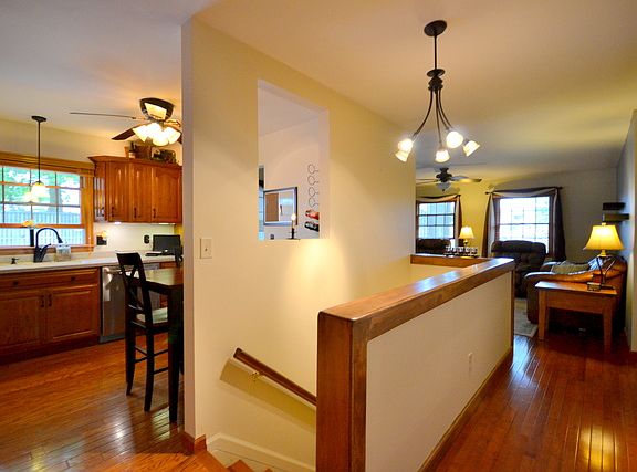 3rd image of 2715 Cherie Ln