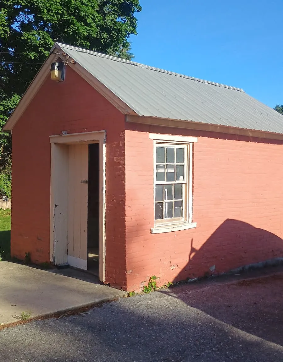 1 bed, $100 — Photo 1