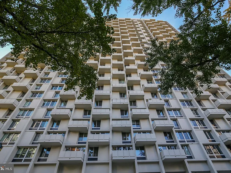 604 S Washington Sq #36-2904 — Photo 17