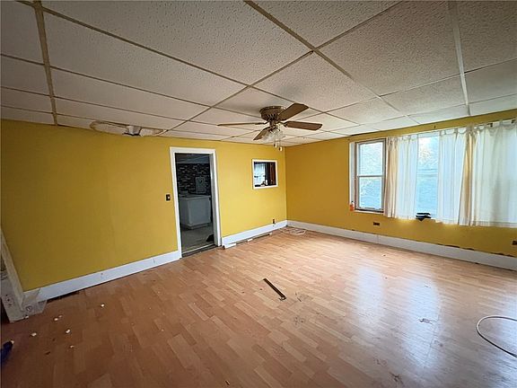 4th image of 193 N Main St