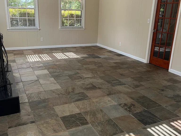 235 Corinth Ct — Photo 4