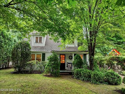 33 Center Dr, Old Greenwich, CT, 06870
