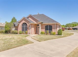 499 Wood Duck Ct, Burleson, TX 76028