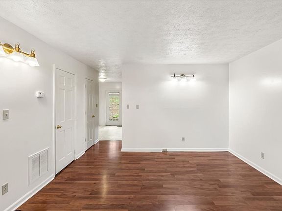 2nd image of 35 Hamburg Dr #2
