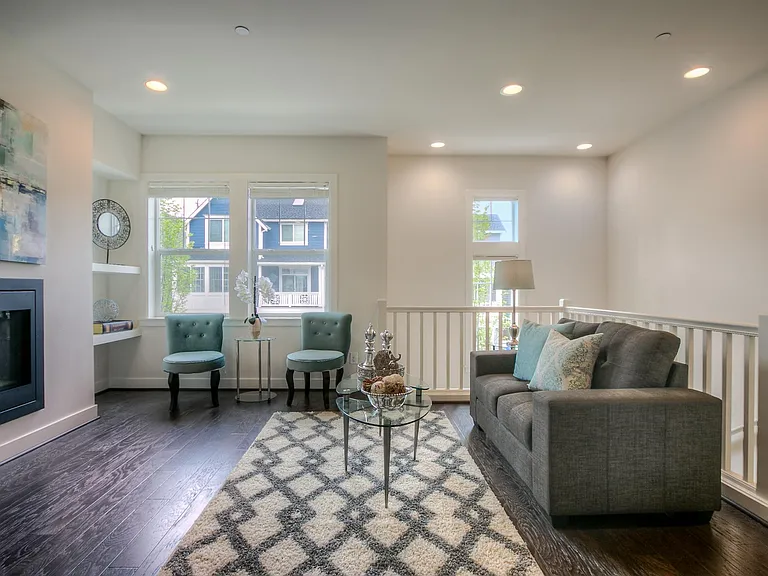 23804 SE 45th Pl — Photo 3