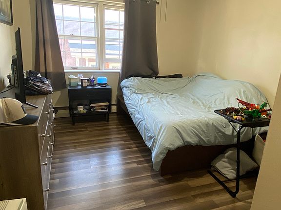 Large bedroom can fit Queen bed!