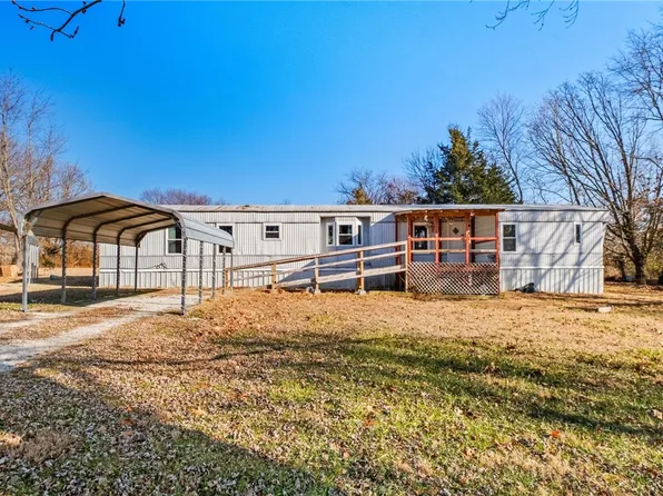 27876 Maple St, Seligman, MO 65745