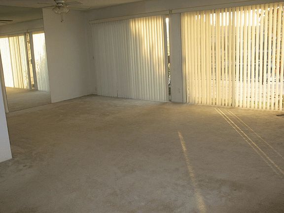 4th image of 81 Antigua Ct
