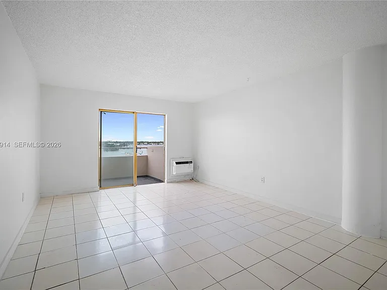 7904 West Dr #605 — Photo 2