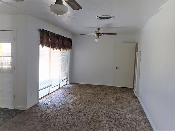 4th image of 1009 E Lake St
