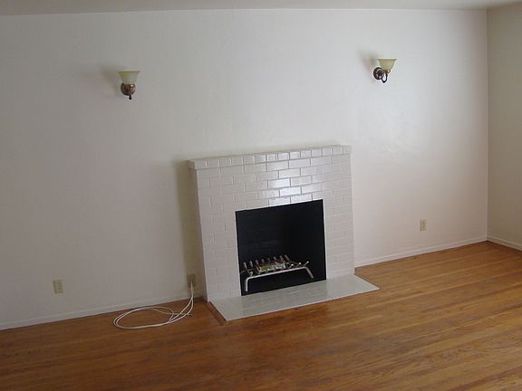3rd image of 1205 Cypress St