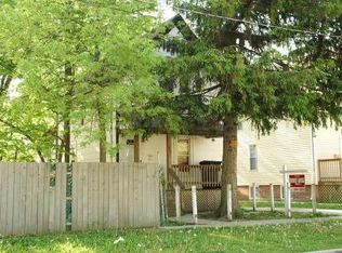 557 Oak St, Waukegan, IL 60085