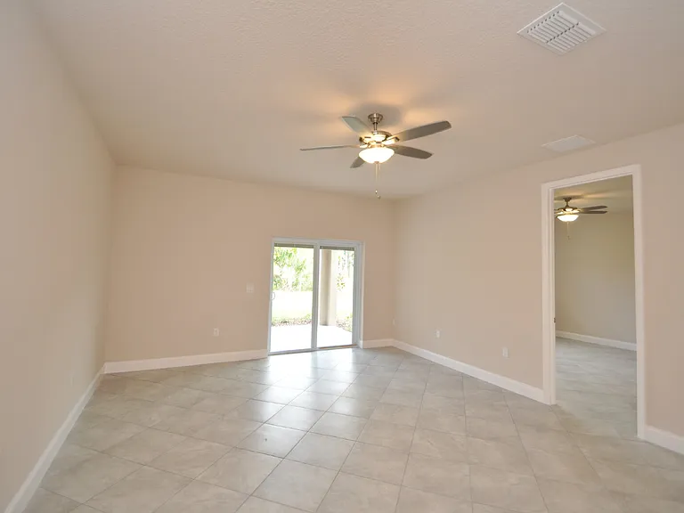 226 Coral Reef Ct N #B — Photo 15