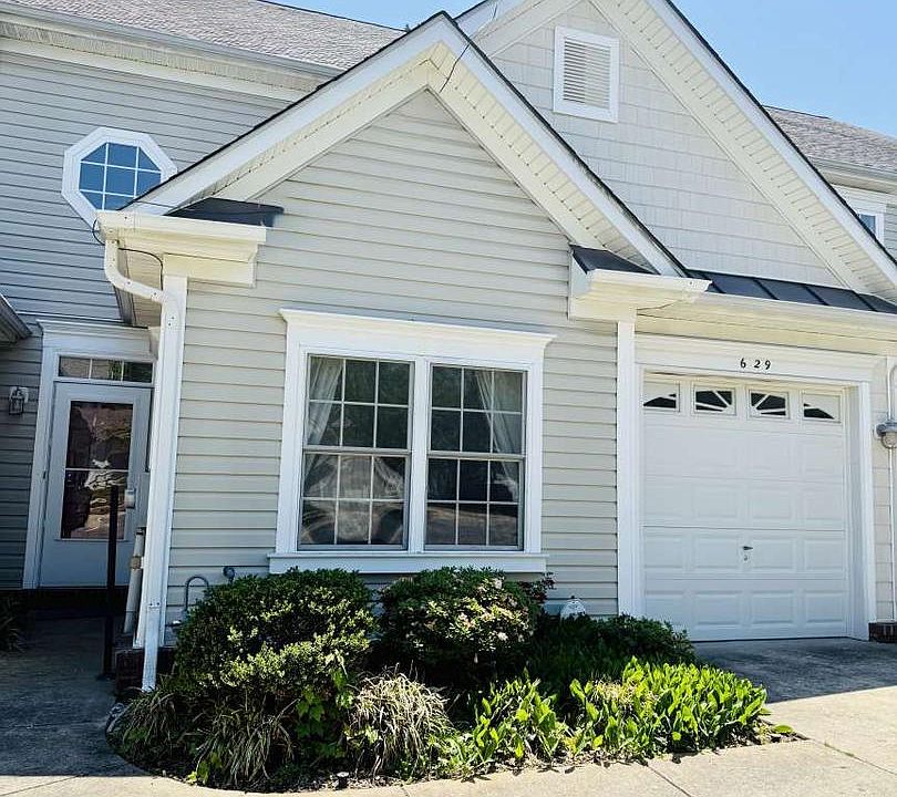 1st image of 629 Ruxton Rd #74