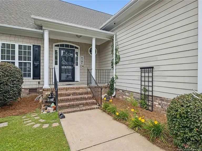 5815 Rainsford Dr — Photo 3