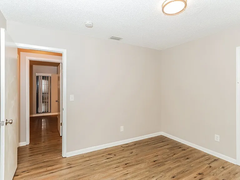 7815 Capwood Ave — Photo 5