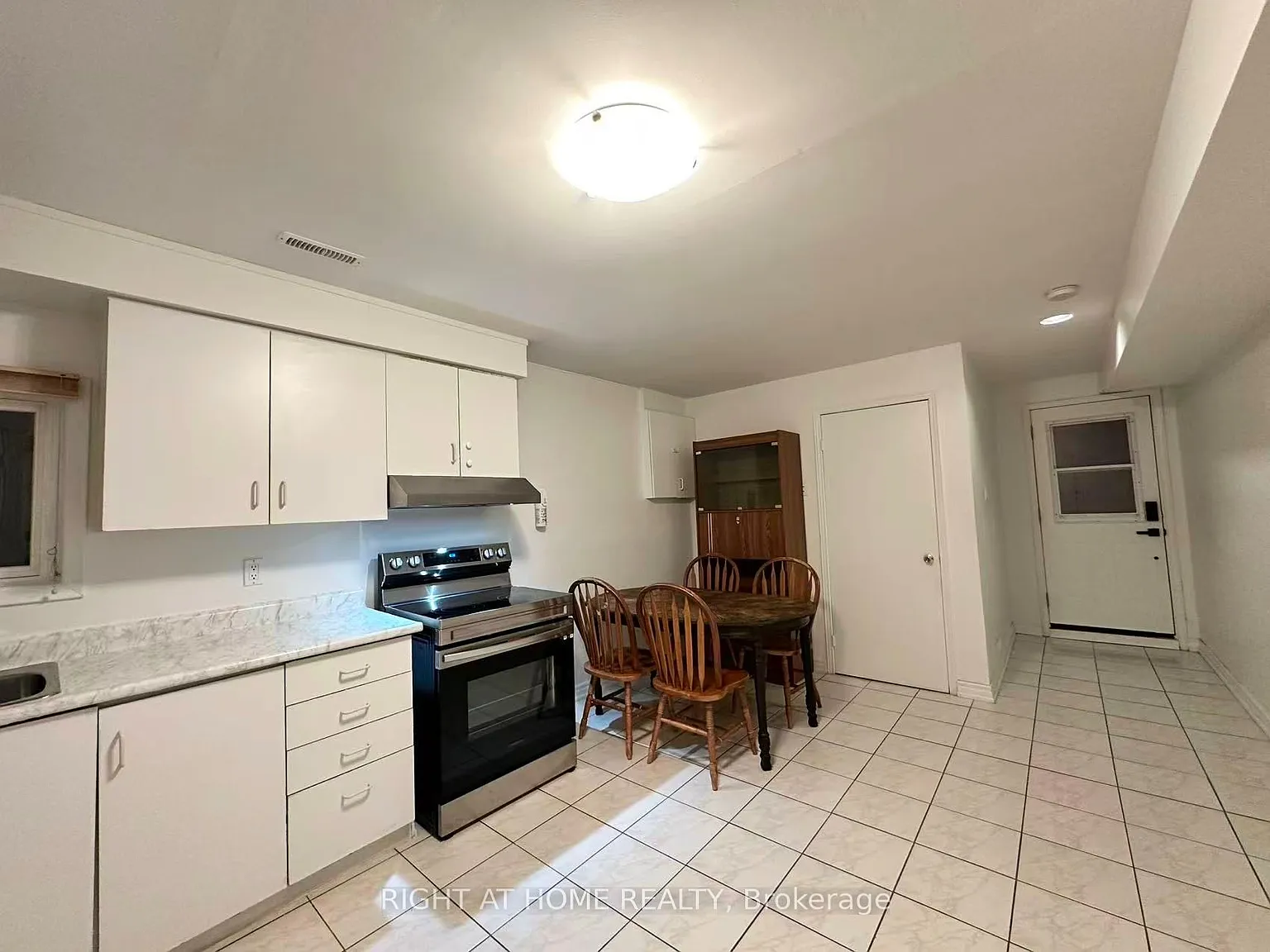 2 bed, $1,800 — Photo 3