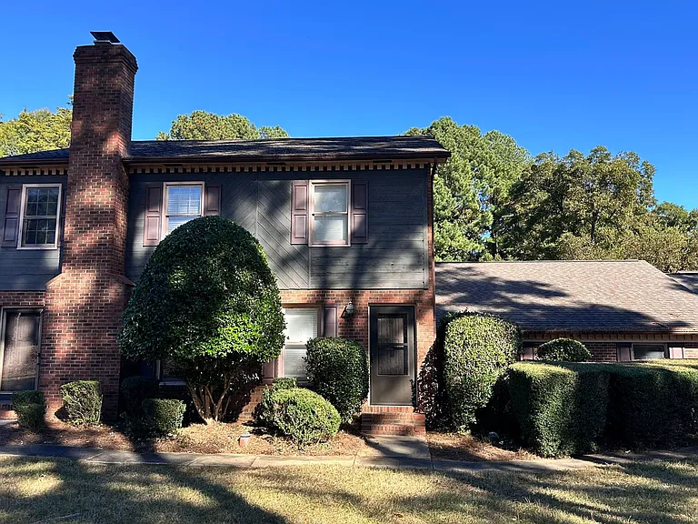 1652 India Hook Rd — Photo 1