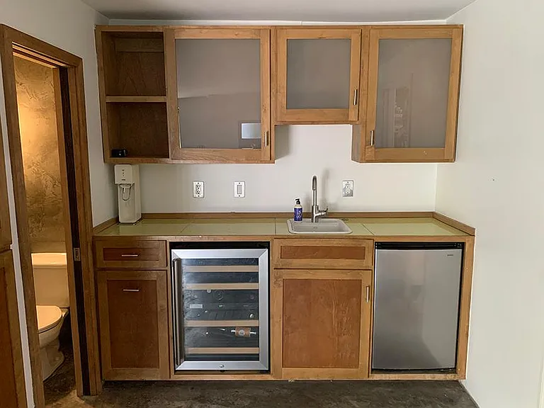 Studio/guesthouse/2nd bedroom kitchen area