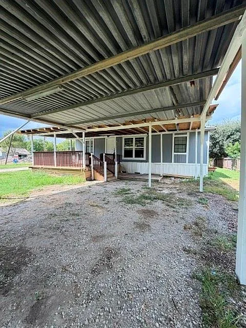 4915 Apache Ln