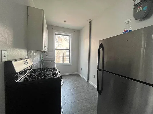 Rented by Premier One Realty LLC | media 8