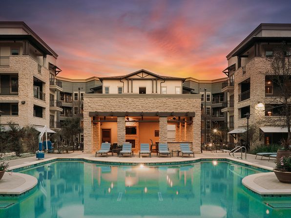 Ridgeline at Rogers Ranch apartments in San Antonio