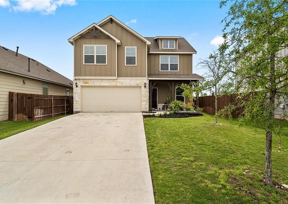 1st image of 141 Carlina Loop