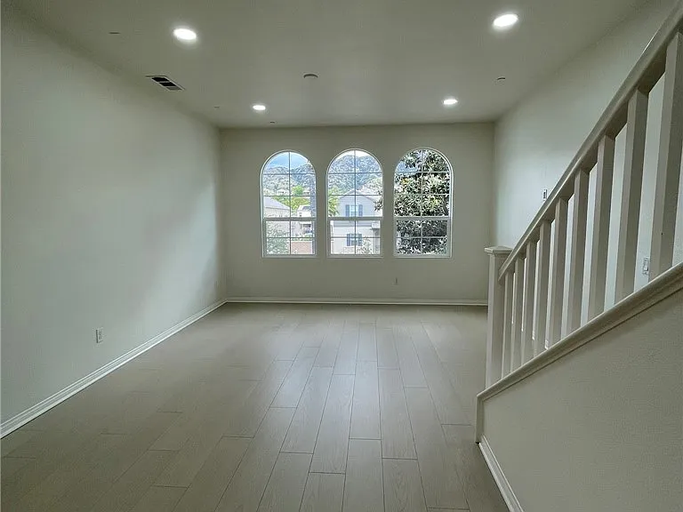810 E Promenade #C — Photo 11