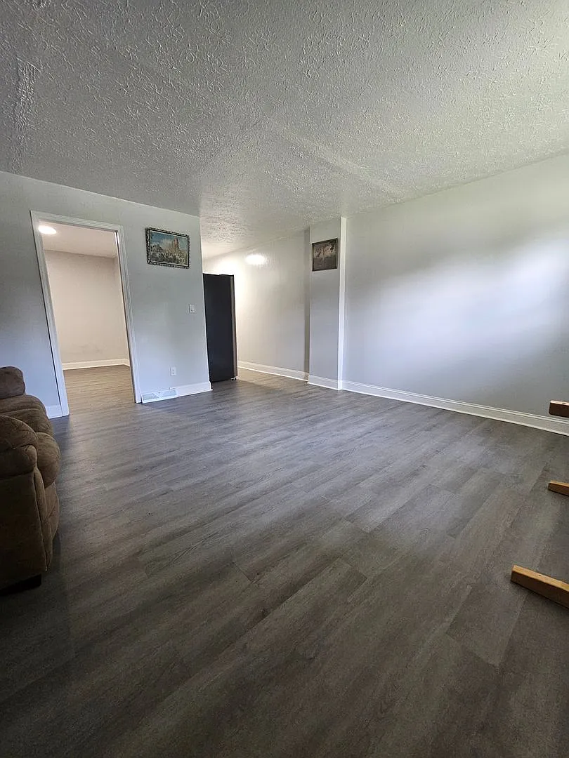 14201 Westropp Ave — Photo 4