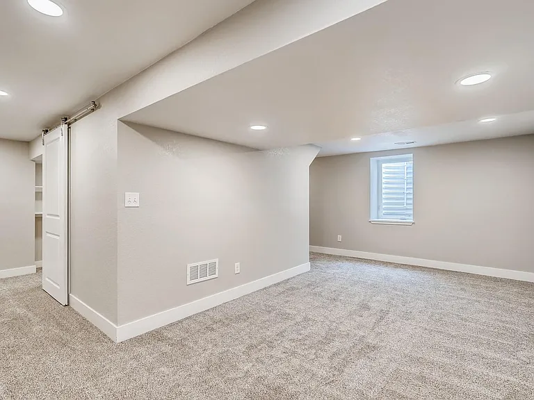 2932 Ivanhoe St — Photo 20