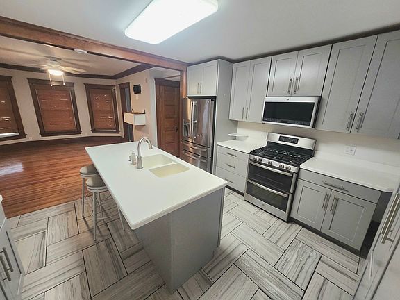 3rd image of 19-21 Cornell St