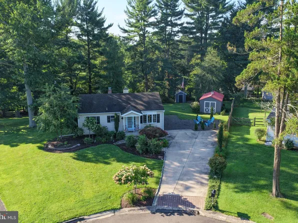22 Elm Ter, Doylestown, PA 18901