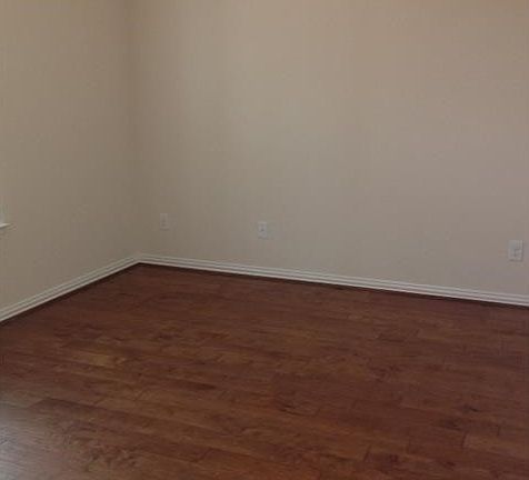 3rd image of 3652 Bainbridge St